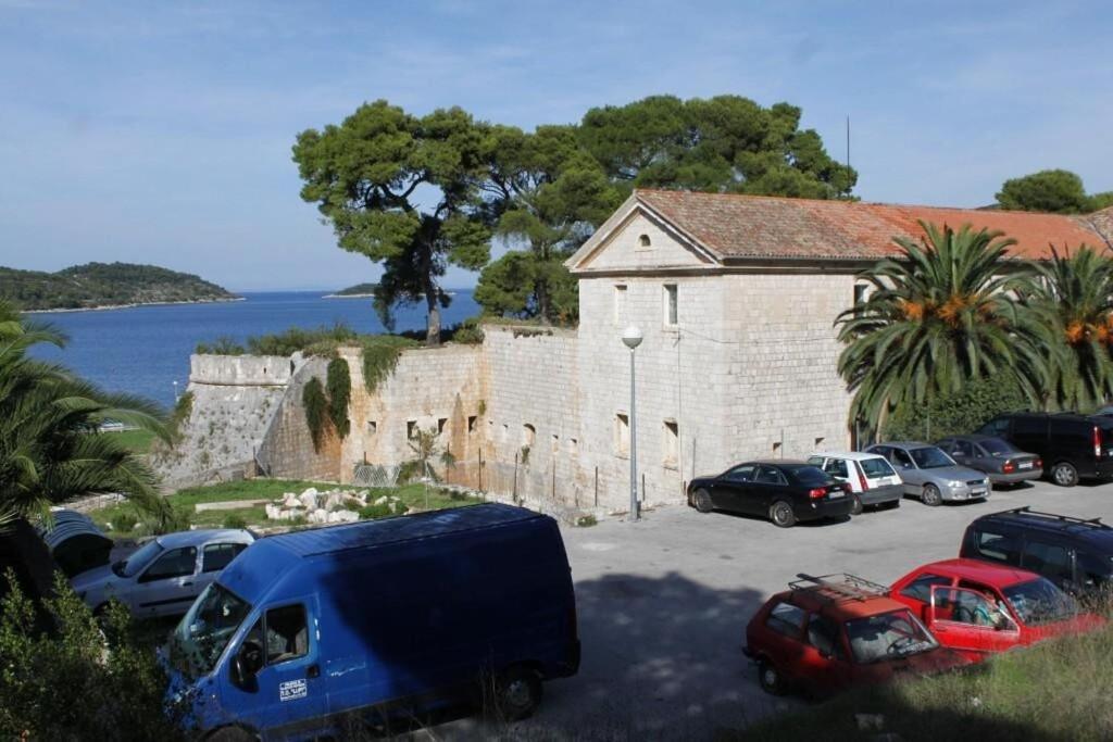 Apartments Zoki - Great Location Close To The Sea Vis Bagian luar foto