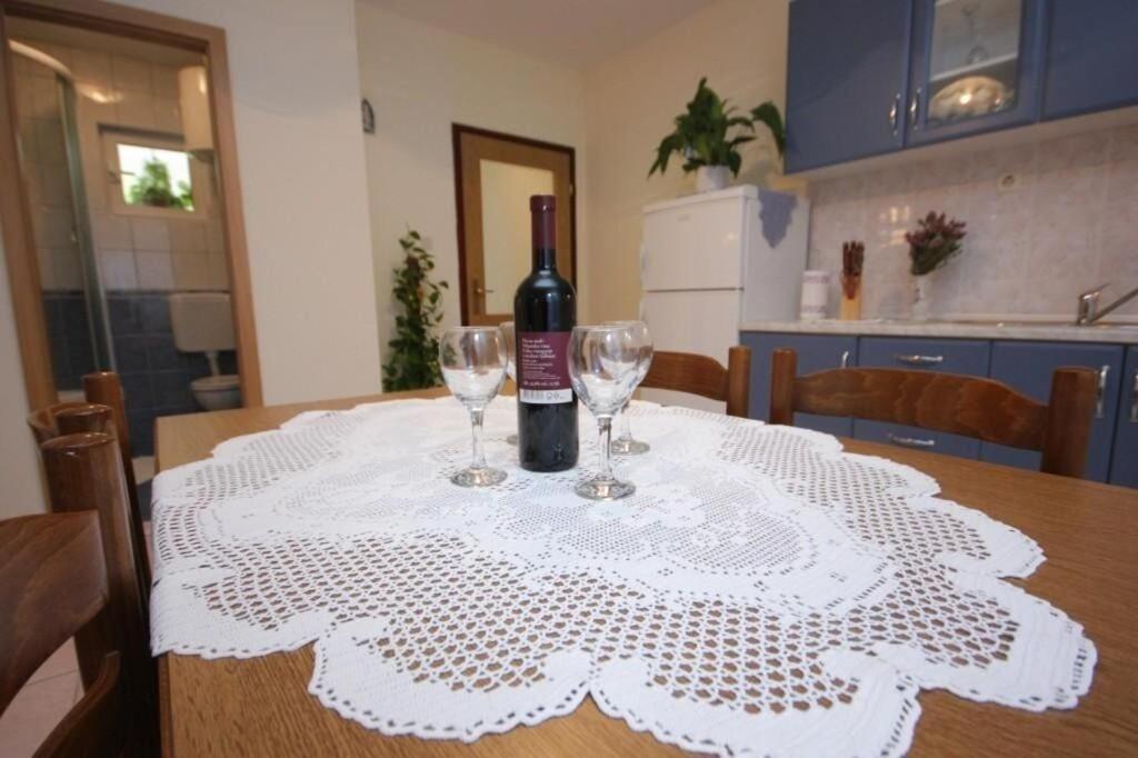 Apartments Zoki - Great Location Close To The Sea Vis Bagian luar foto